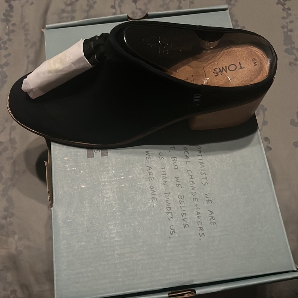 BRAND NEW TOM’S Mule Slide Mules - Picture 2 of 6